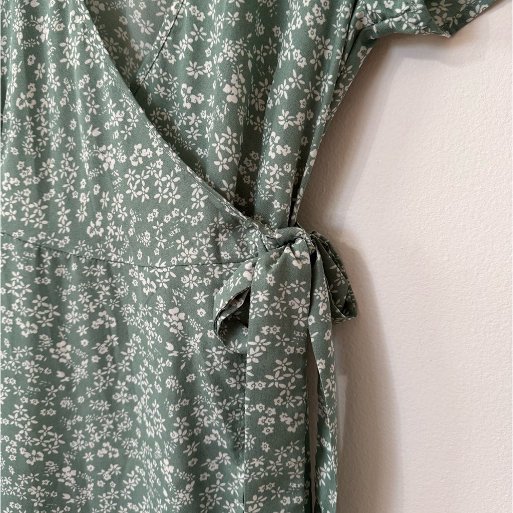 Floral Wrap Dress - Picture 5 of 9